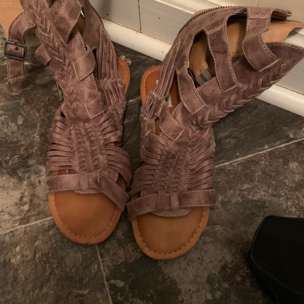 Jessica Simpson size 6 gladiator sandals